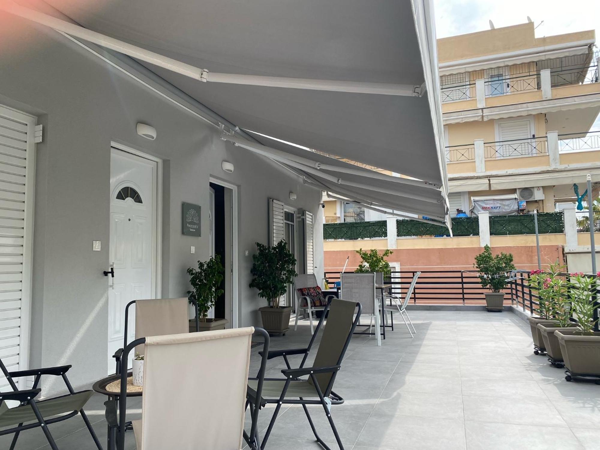 Peacock'S Terrace Apartment Pireu Exterior foto